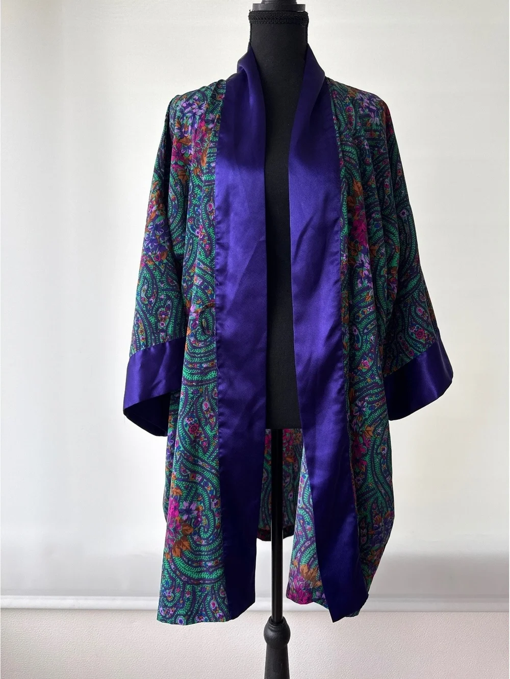 Victoria's Secret Vintage Floral Paisley Kimono Robe with Satin Trim